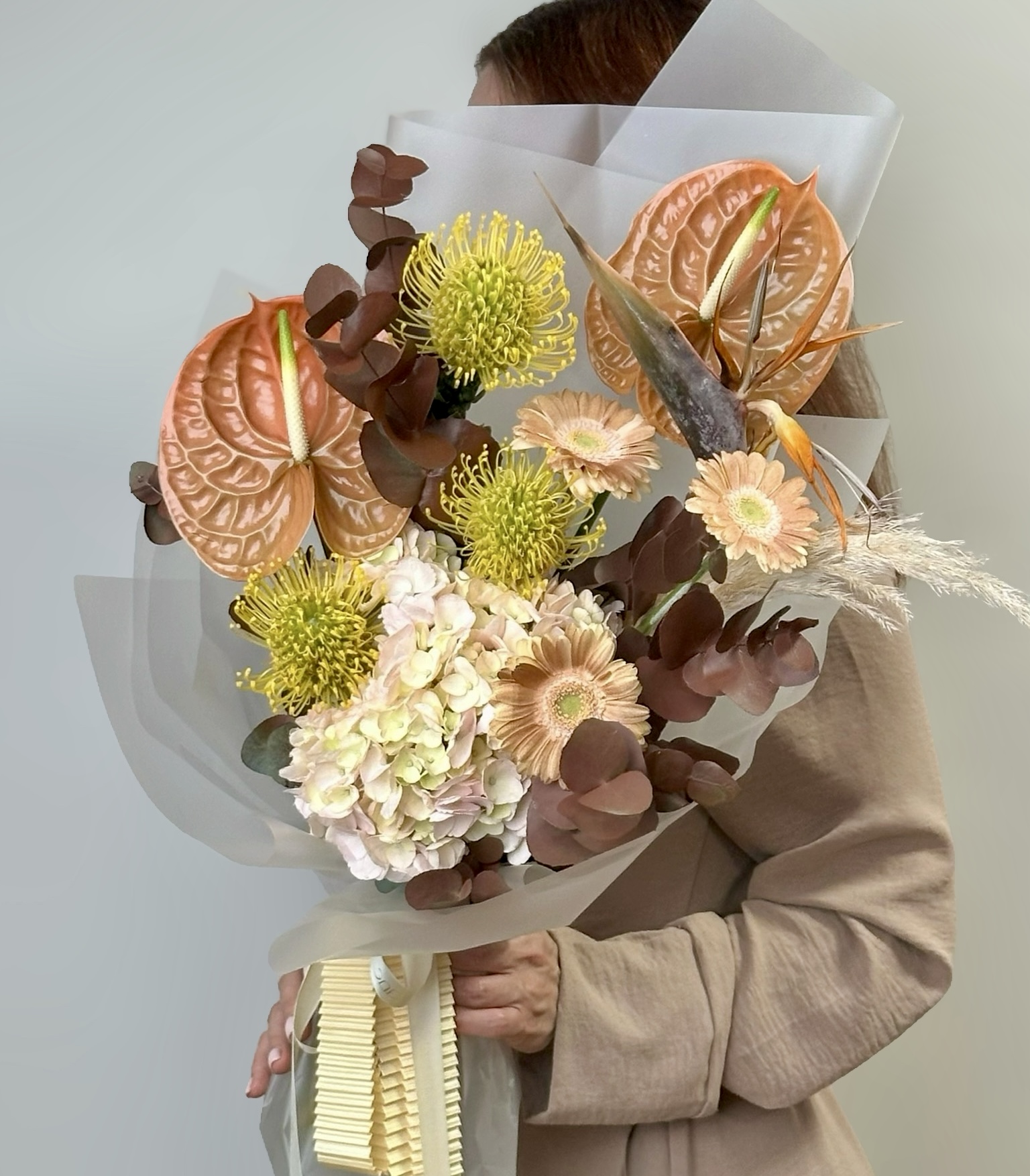 Букет с антуриумом, гортензией и герберой 0165