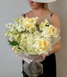 Букет из розы, сирени, гортензии 0202