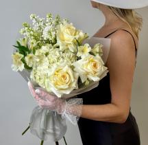 Букет из розы, сирени, гортензии 0202