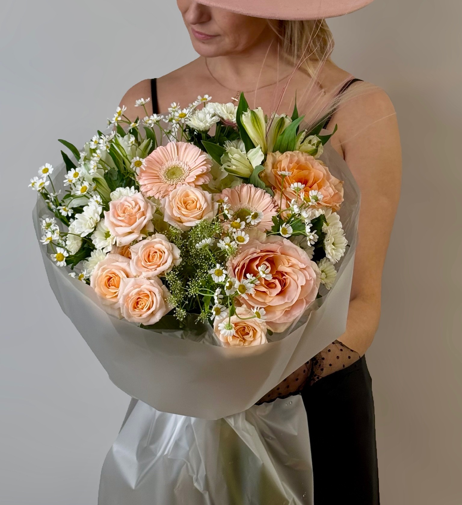 Букет с розой, Герберой, гортензией 0205