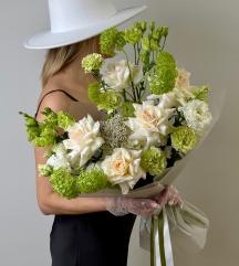 Букет из роз, вибурнума, гортензии 0208