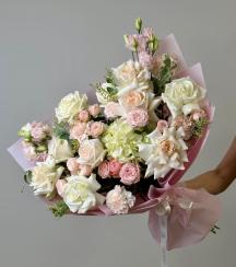 Букет из эустомы, роз и гортензии 0208