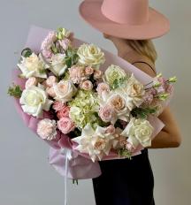 Букет из эустомы, роз и гортензии 0208