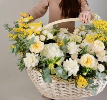 Корзина с цветами "Нежное дыхание весны "