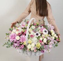 Корзина с цветами "Лавандовый сон"