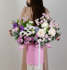 Цветы в коробке "Ангельская красота"