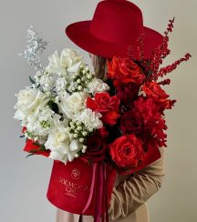 Коробка с цветами "Пламя любви"